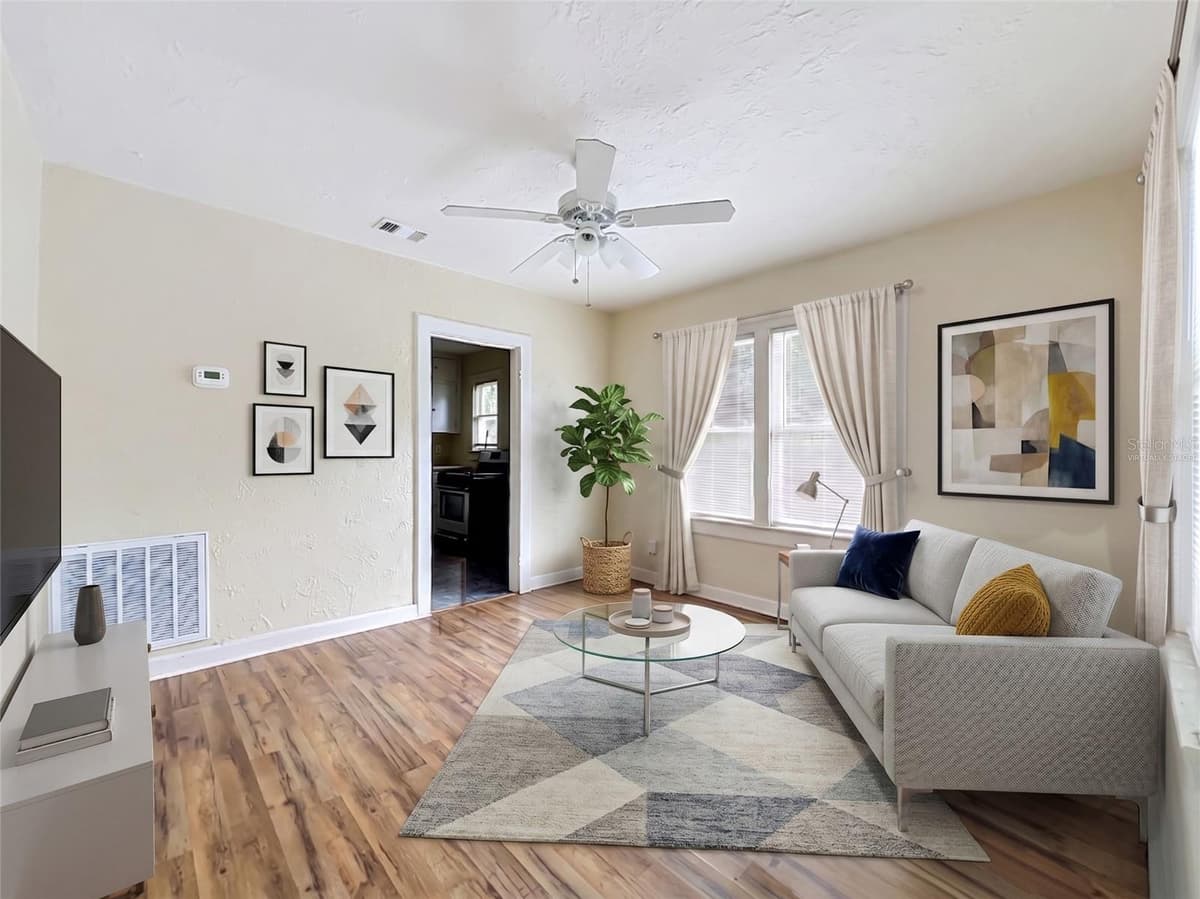 223 ESTHER STREET — photo 10 of 45