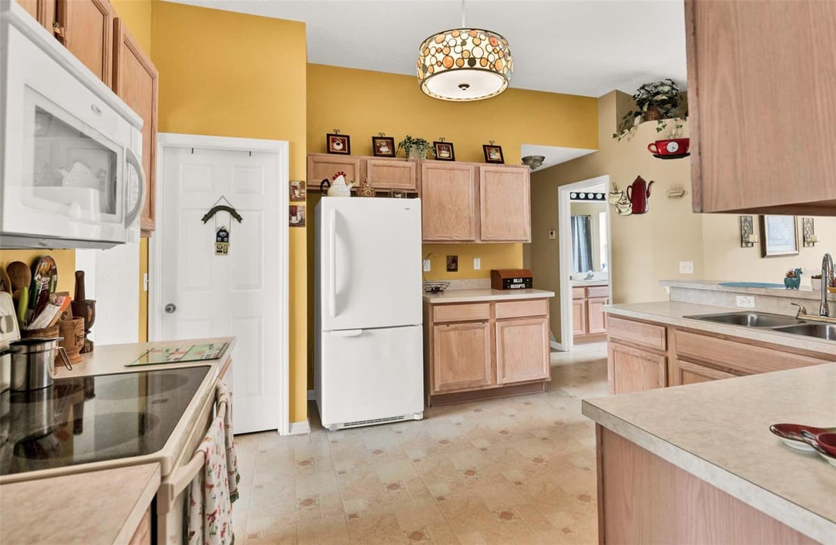 7 PHOENIX LANE — photo 10 of 28