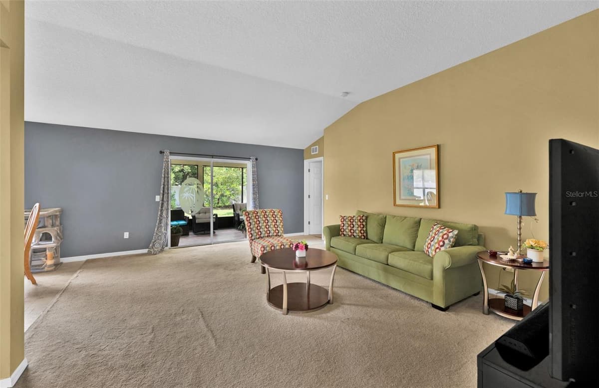7 PHOENIX LANE — photo 13 of 28
