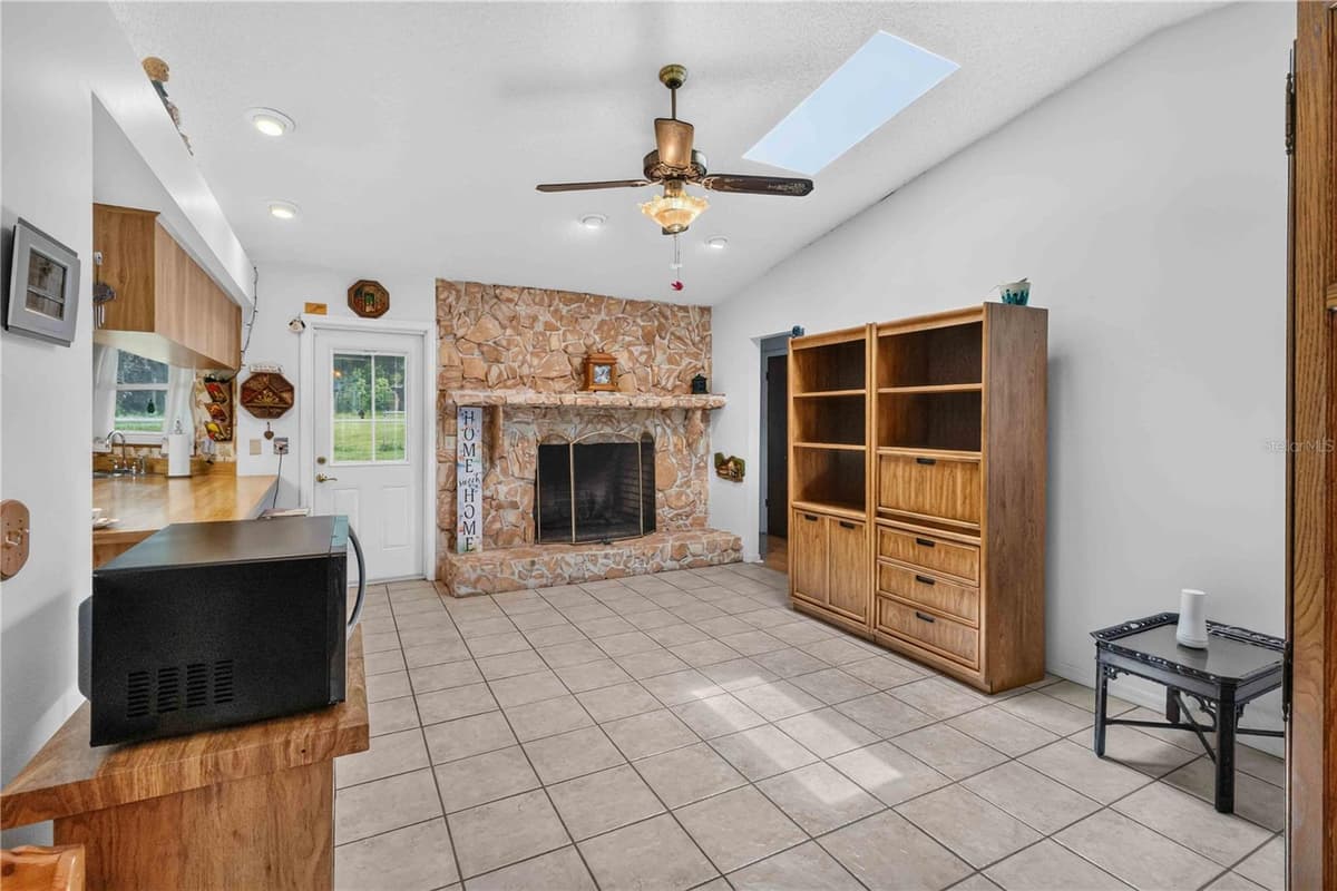 4803 LYNN OAKS CIRCLE — photo 10 of 31