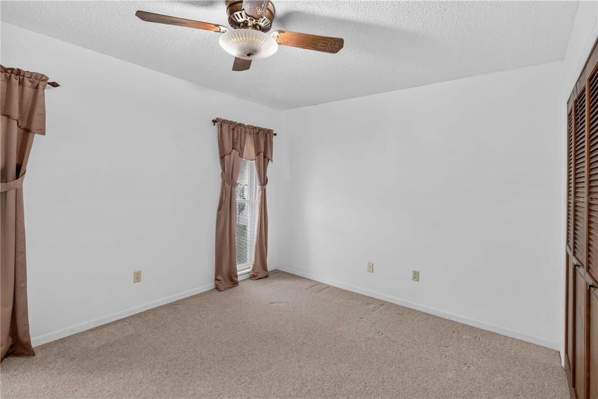 4803 LYNN OAKS CIRCLE — photo 19 of 31
