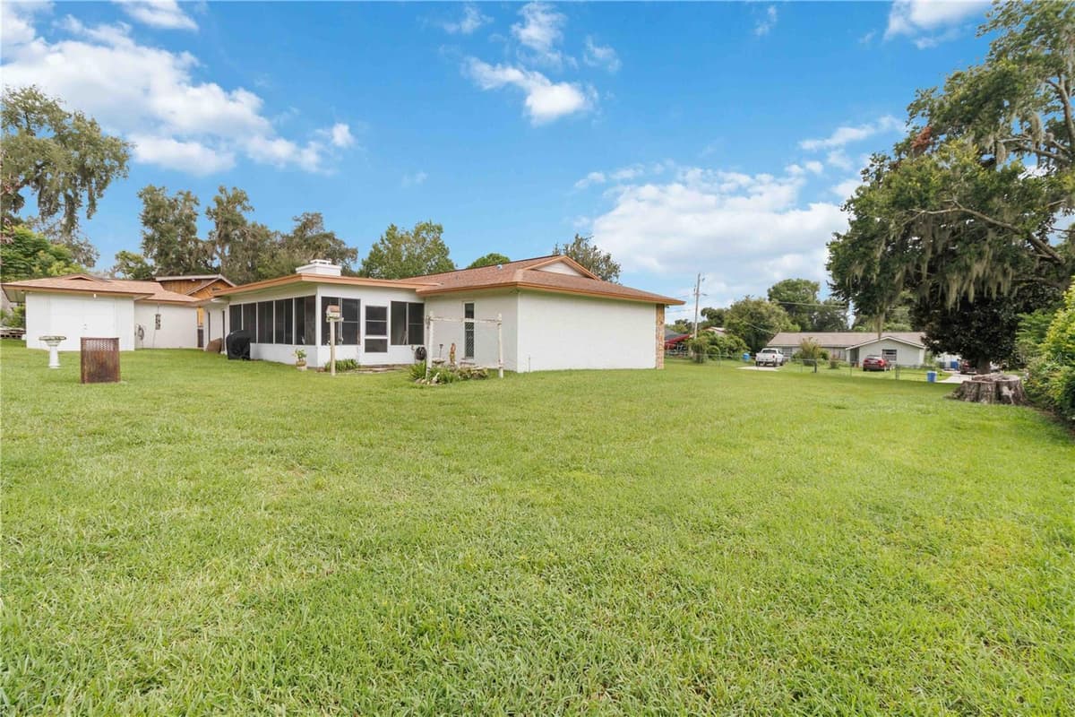 4803 LYNN OAKS CIRCLE — photo 24 of 31