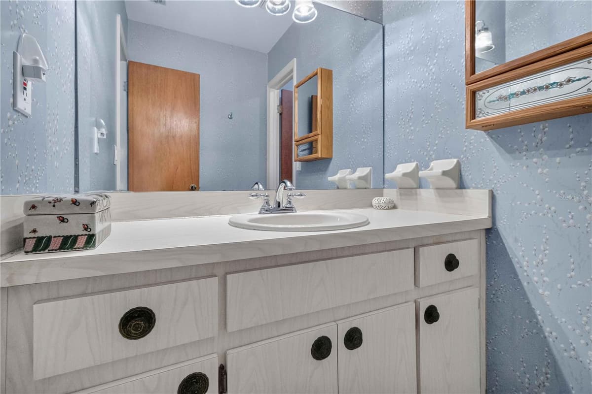 4803 LYNN OAKS CIRCLE — photo 20 of 31