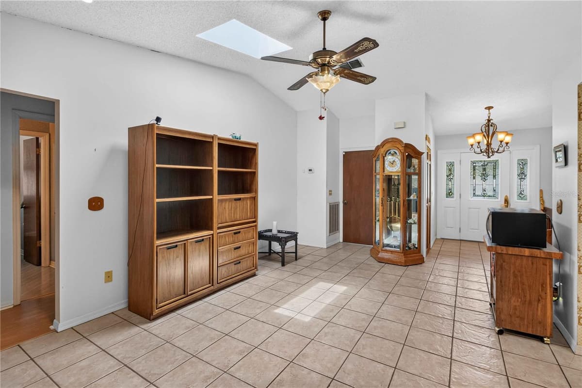 4803 LYNN OAKS CIRCLE — photo 12 of 31