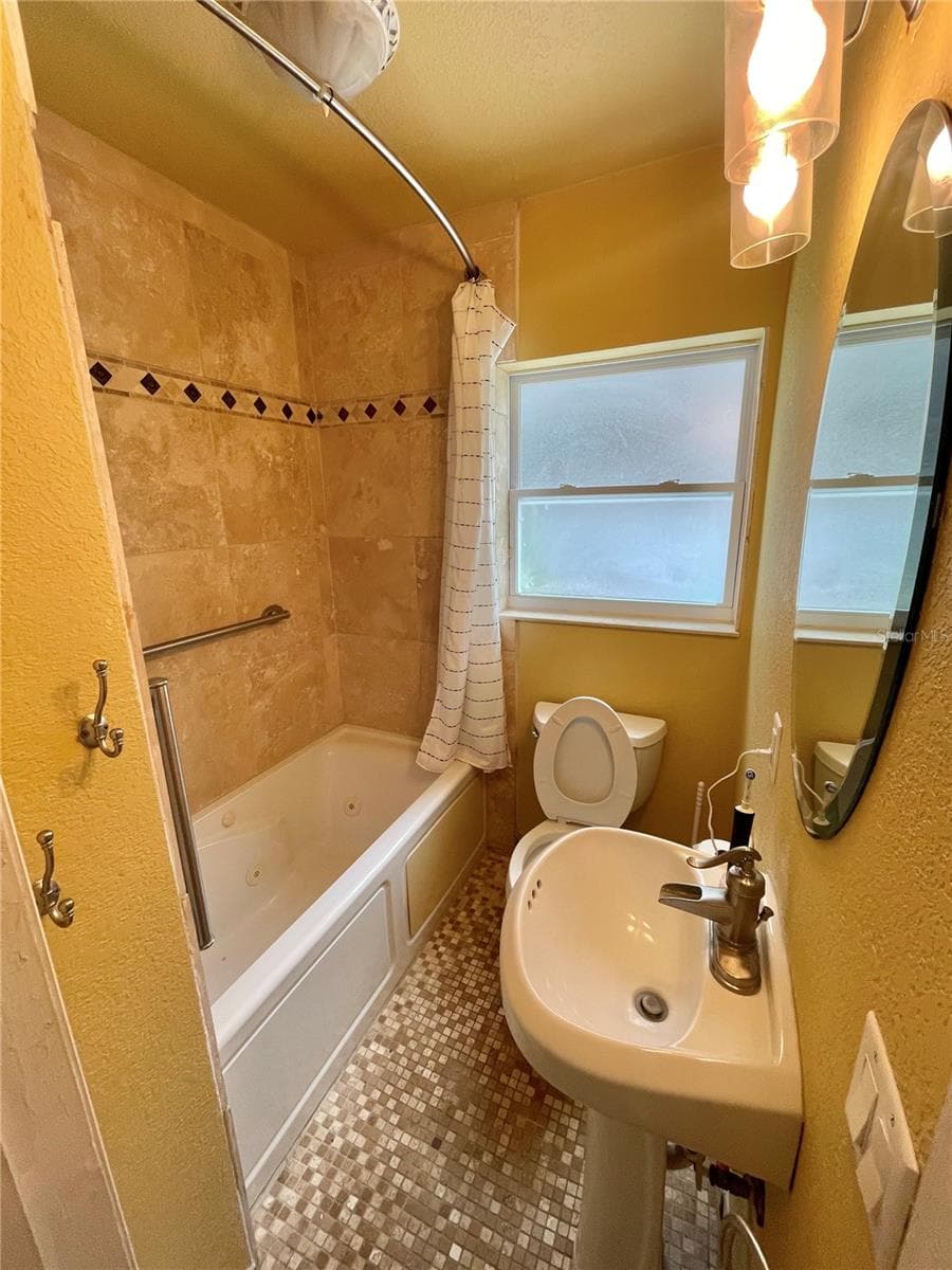 807 NEPTUNE ROAD — photo 17 of 27