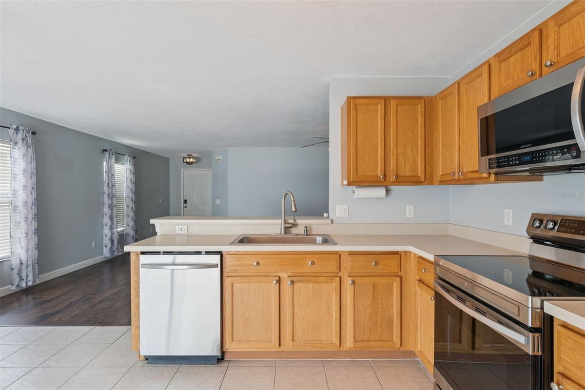 825 CLIFTON HILLS STREET — photo 6 of 50