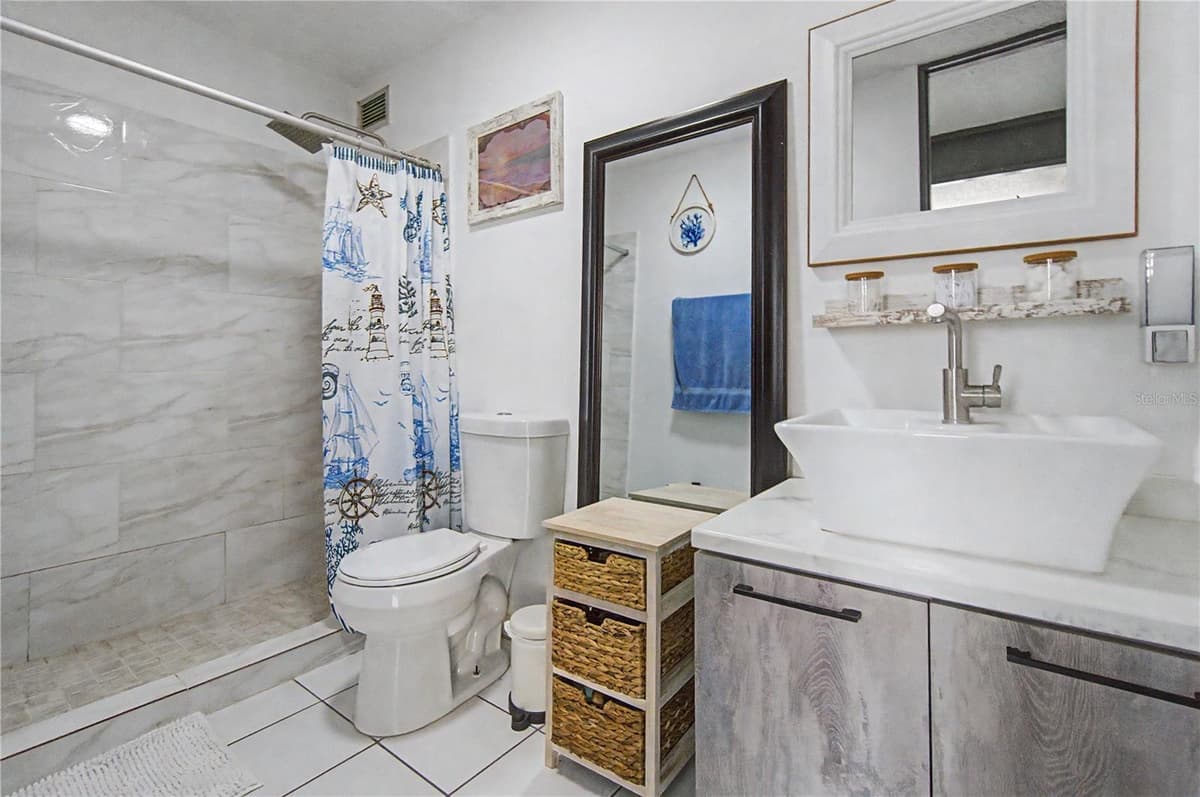 302 OCEAN DRIVE — photo 9 of 17