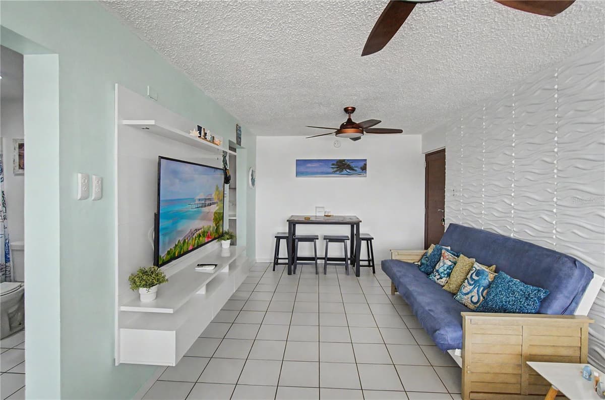 302 OCEAN DRIVE — photo 5 of 17