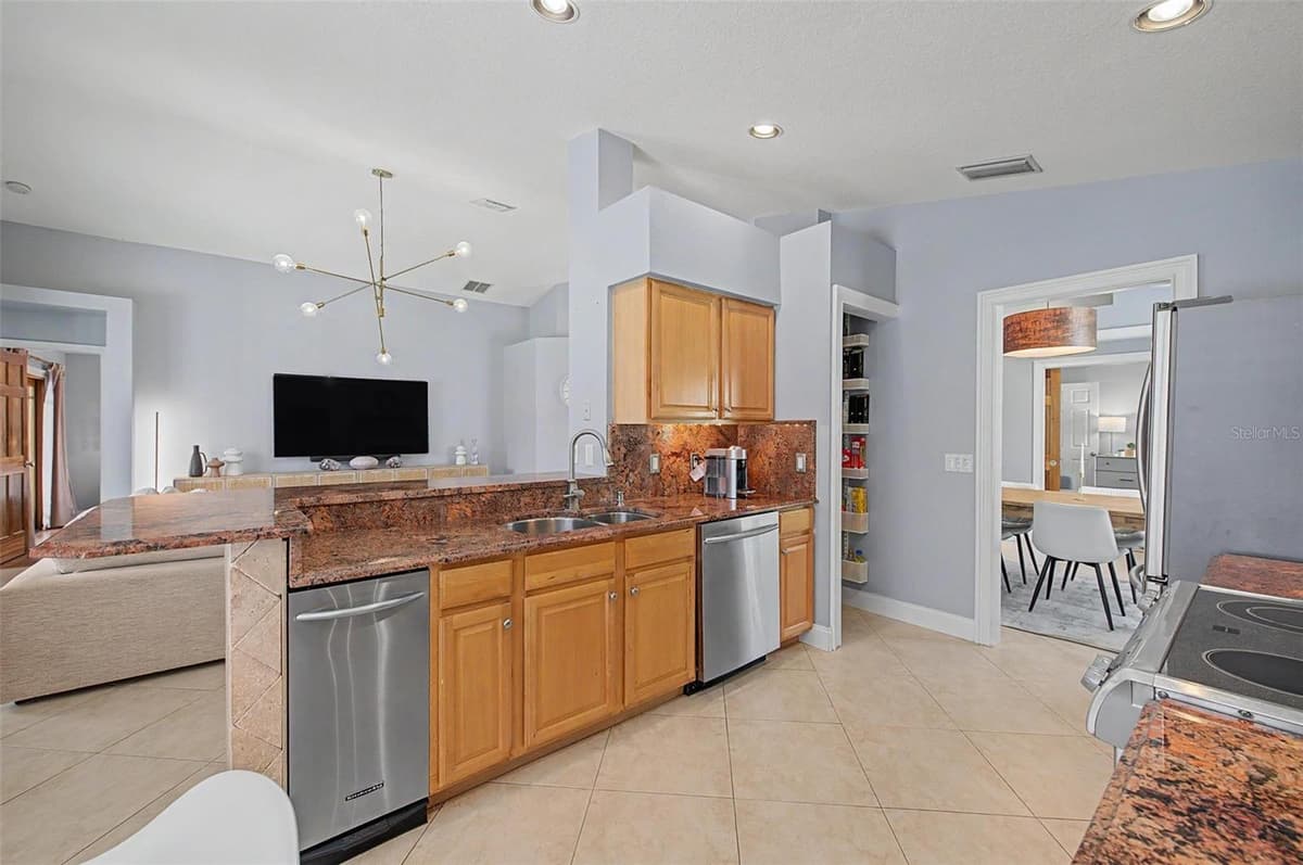 5418 TWIN CREEKS DRIVE — photo 14 of 70