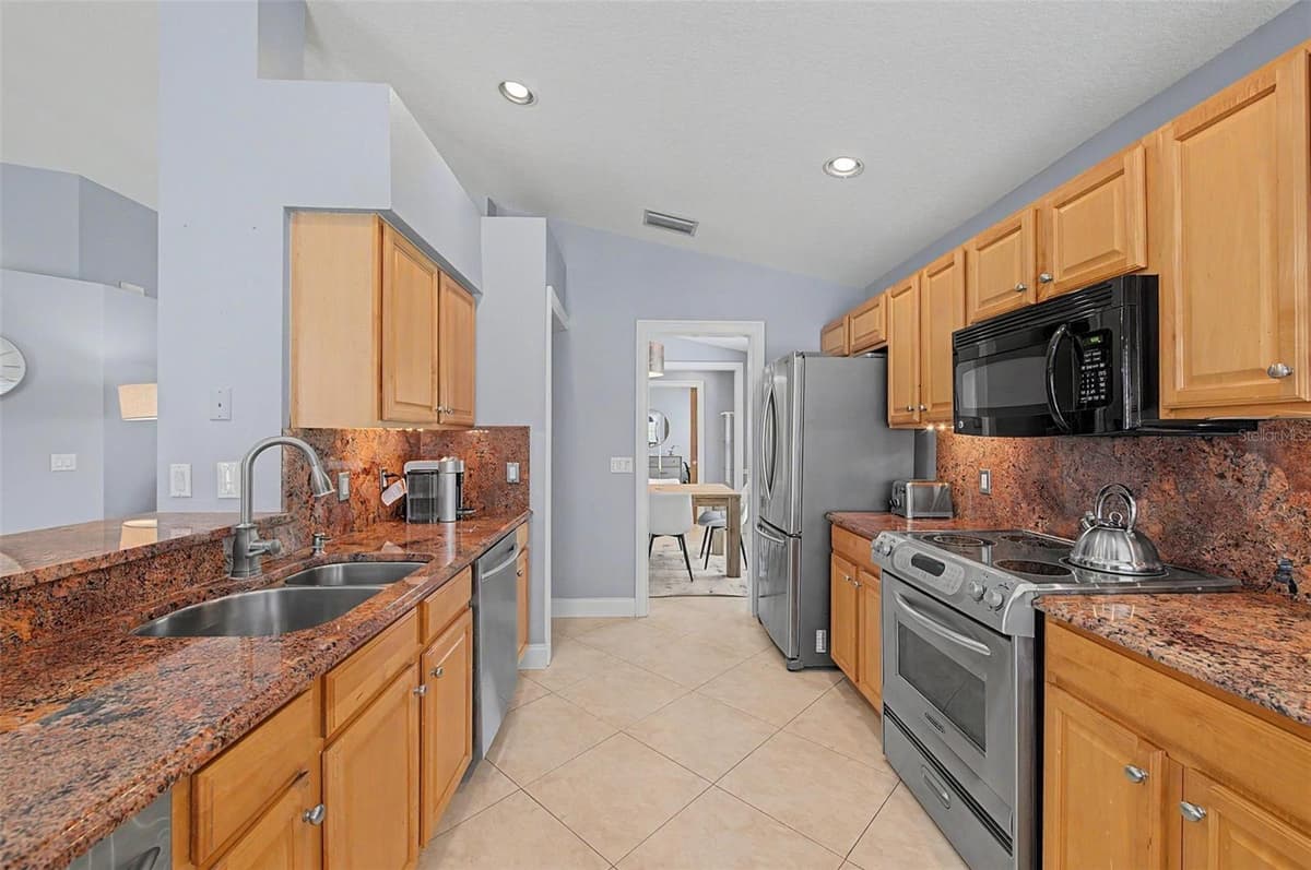 5418 TWIN CREEKS DRIVE — photo 13 of 70