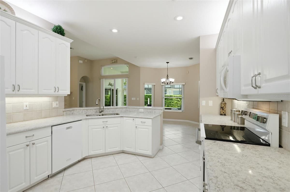 119 WINDING OAKS LANE — photo 25 of 54