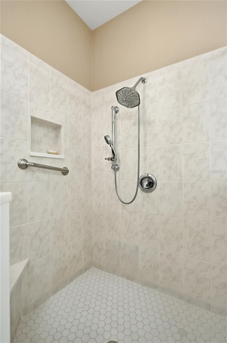 119 WINDING OAKS LANE — photo 44 of 54