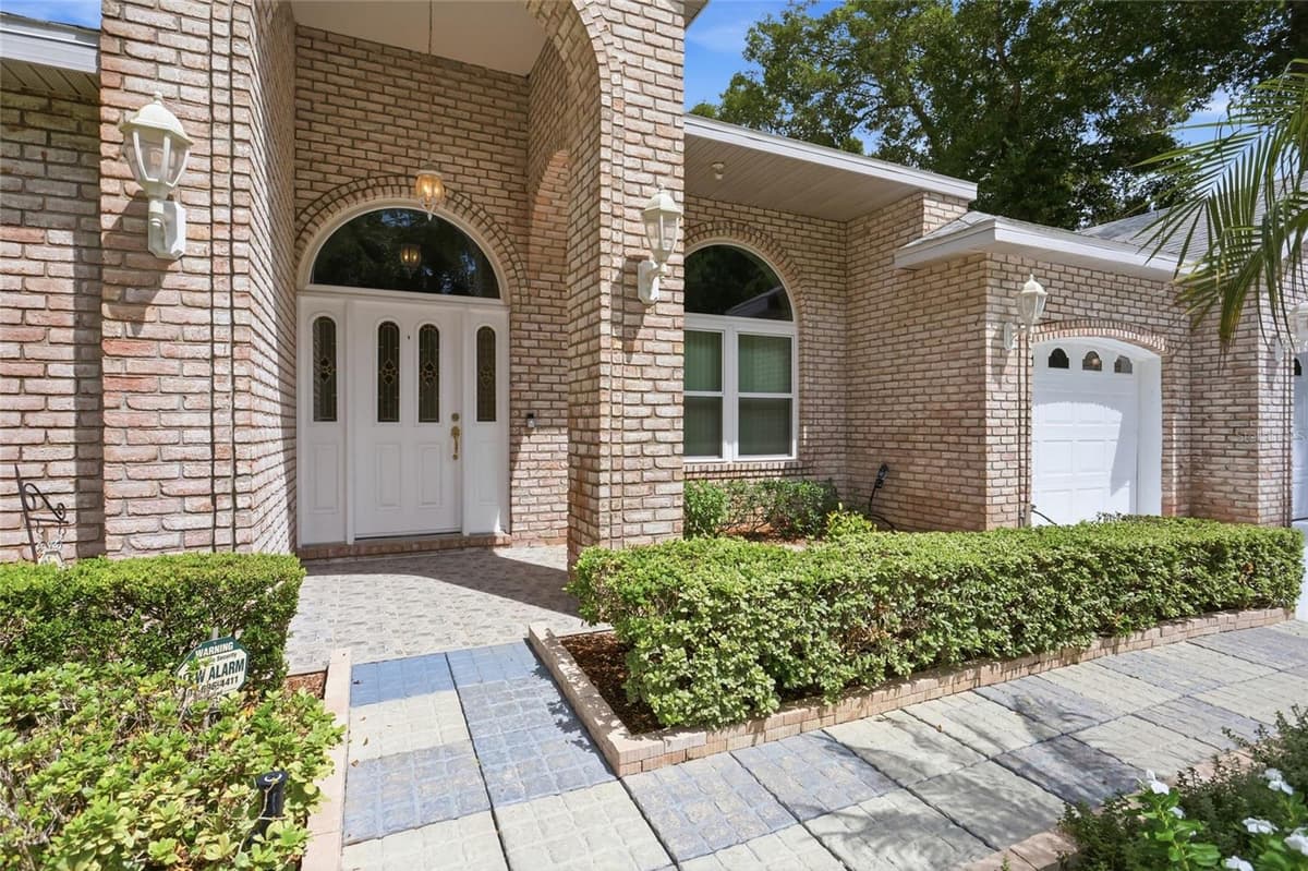119 WINDING OAKS LANE — photo 40 of 54