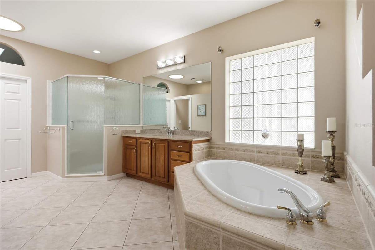 119 WINDING OAKS LANE — photo 8 of 54