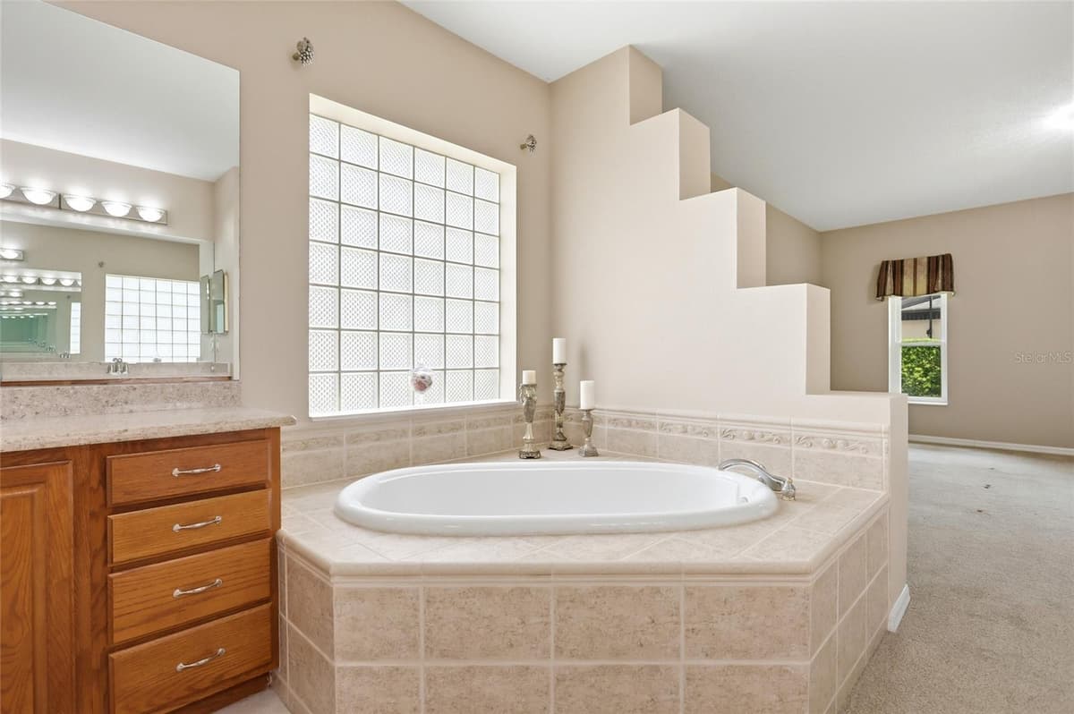 119 WINDING OAKS LANE — photo 7 of 54