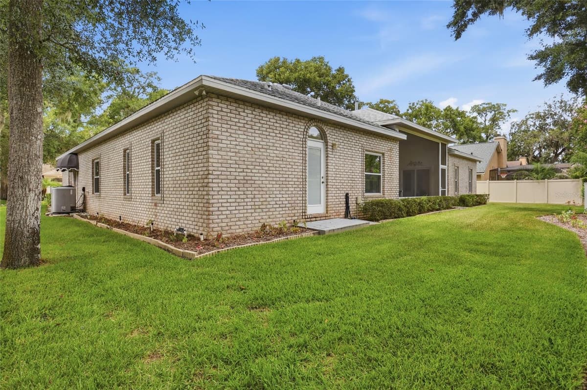 119 WINDING OAKS LANE — photo 52 of 54