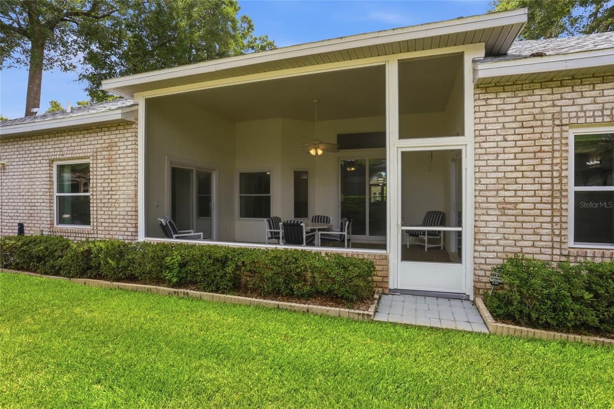 119 WINDING OAKS LANE — photo 19 of 54