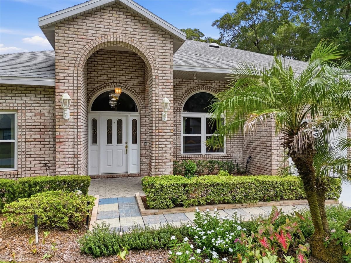 119 WINDING OAKS LANE — photo 31 of 54