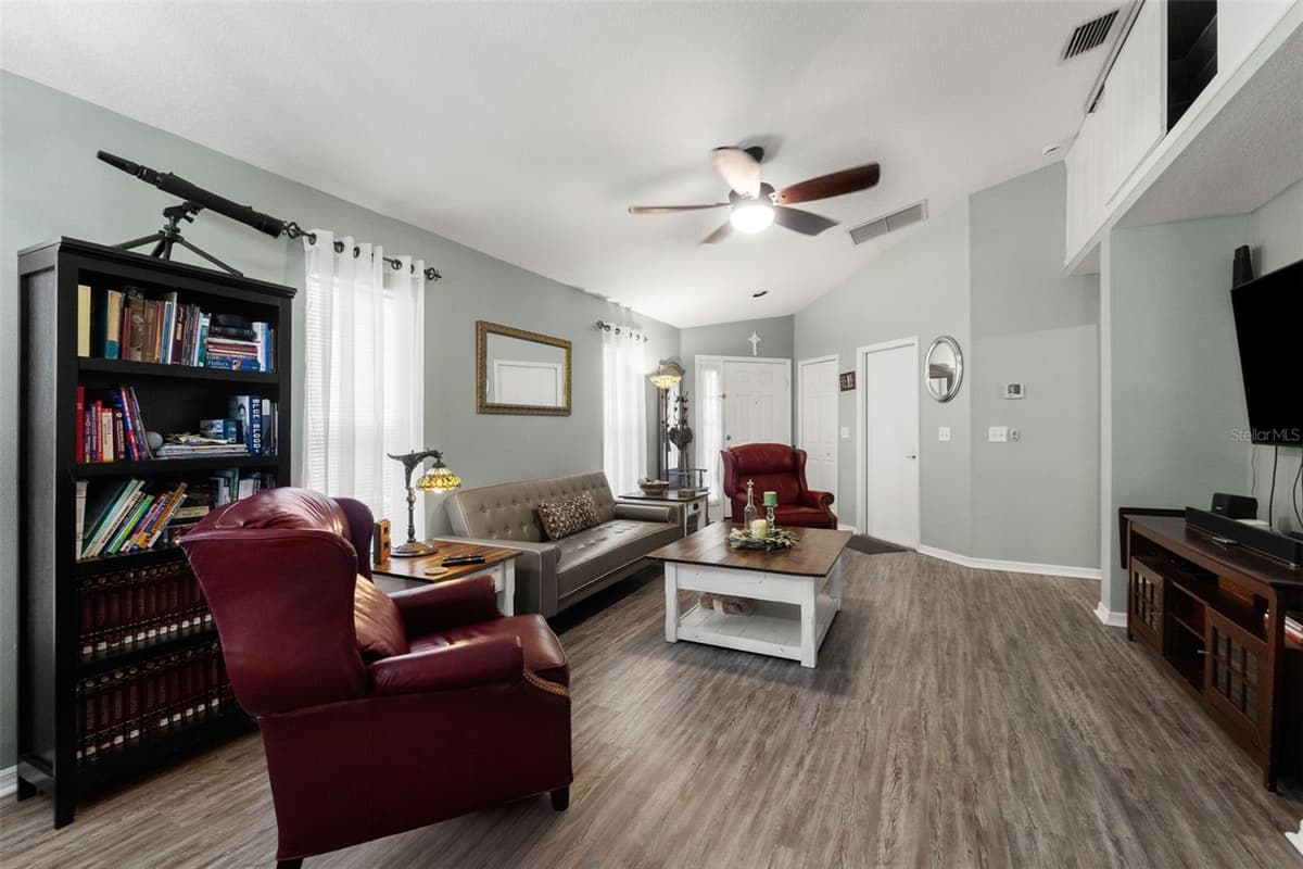 8620 PERSEA COURT — photo 7 of 36
