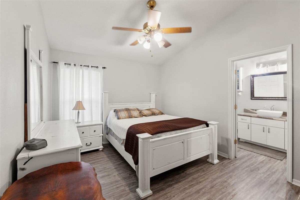 8620 PERSEA COURT — photo 10 of 36