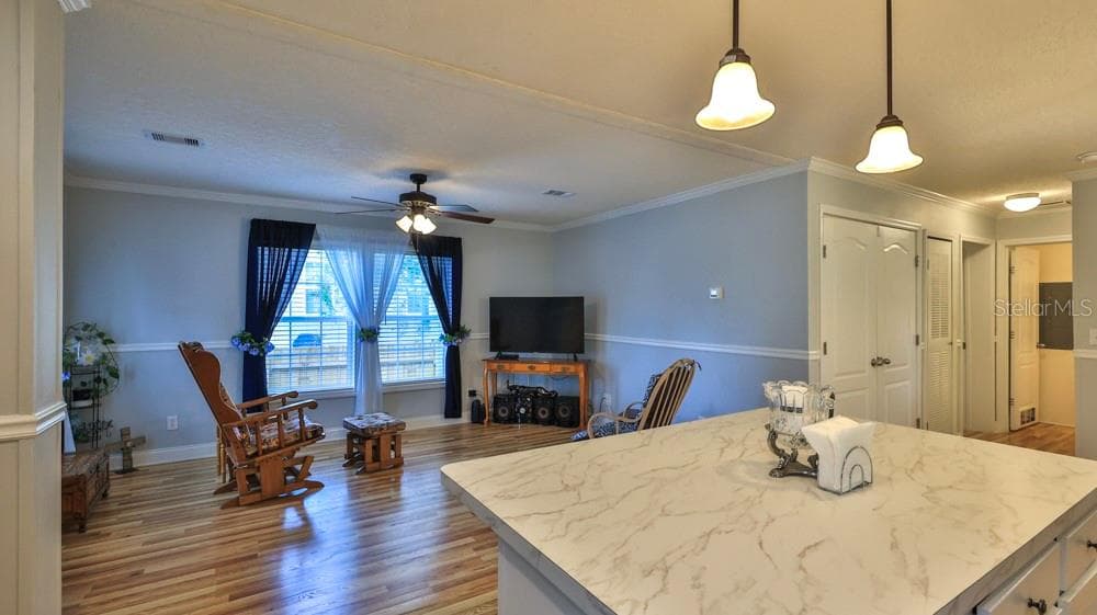 1157 MILLBROOK AVENUE — photo 8 of 37