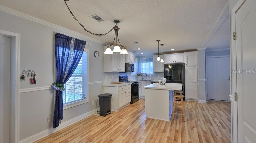 1157 MILLBROOK AVENUE — photo 9 of 37