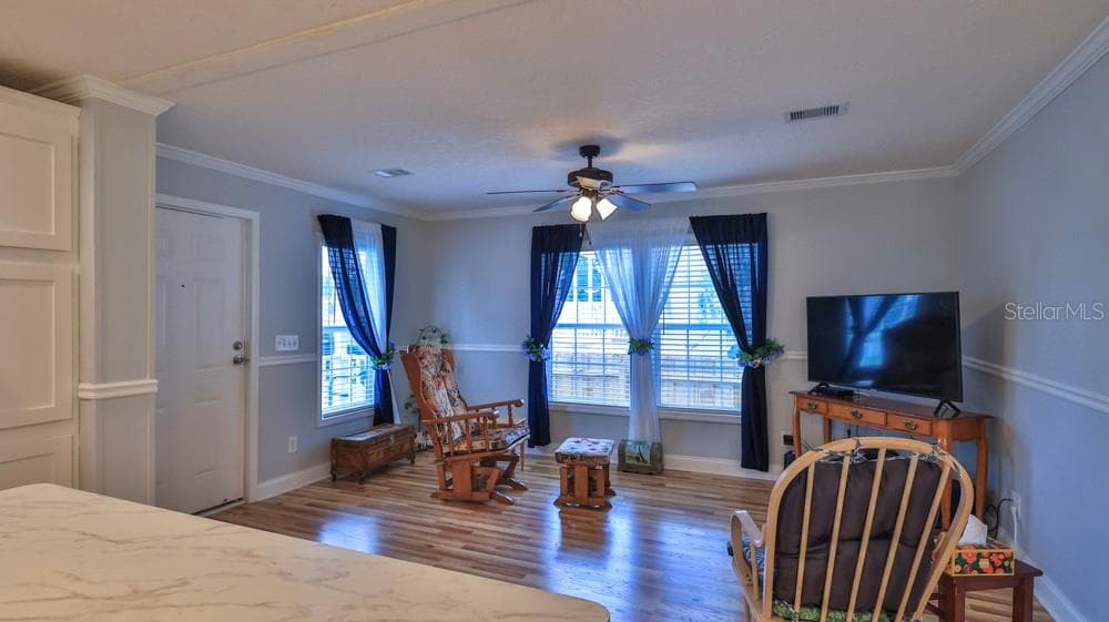 1157 MILLBROOK AVENUE — photo 2 of 37