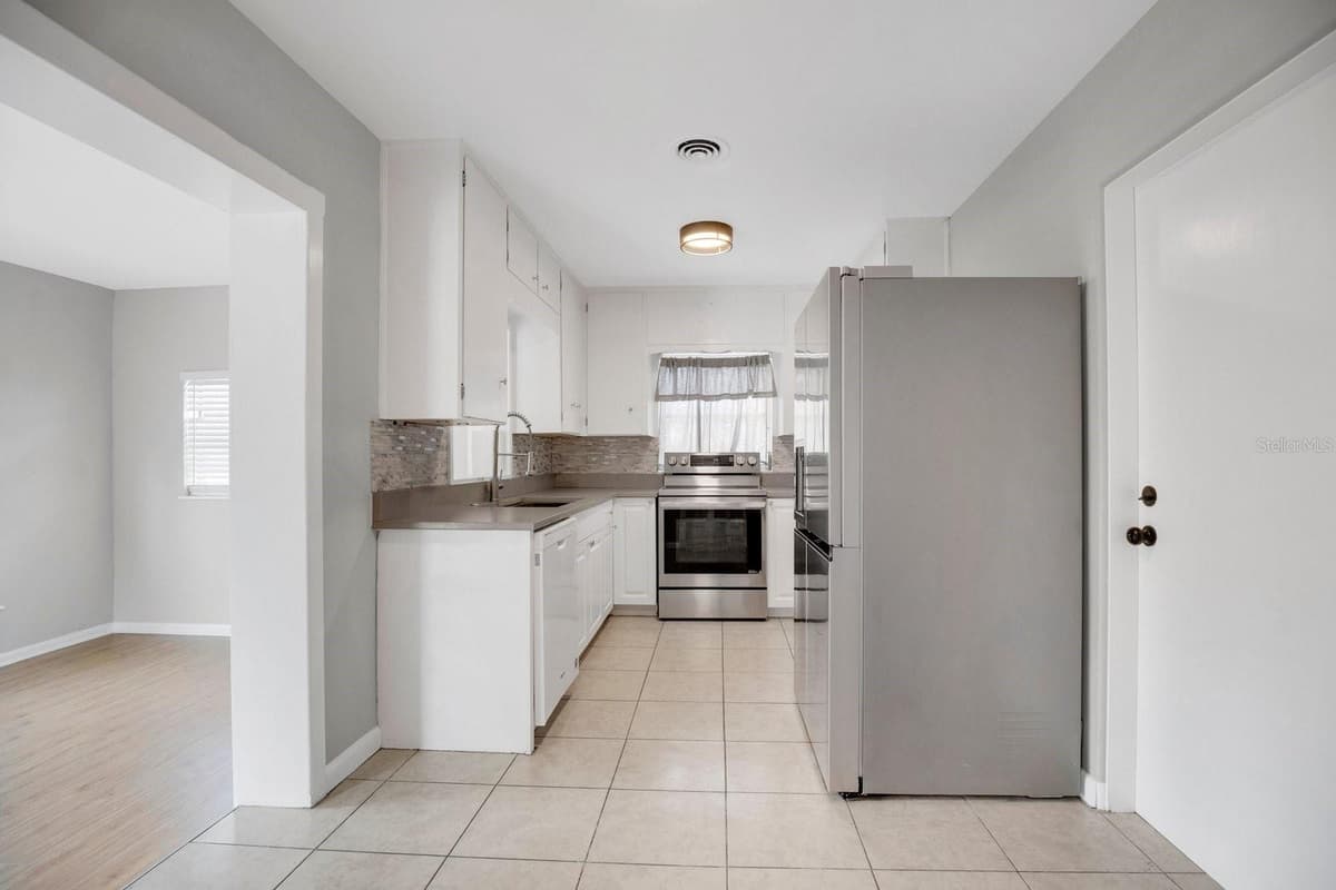 1427 BRYN MAWR STREET — photo 8 of 23