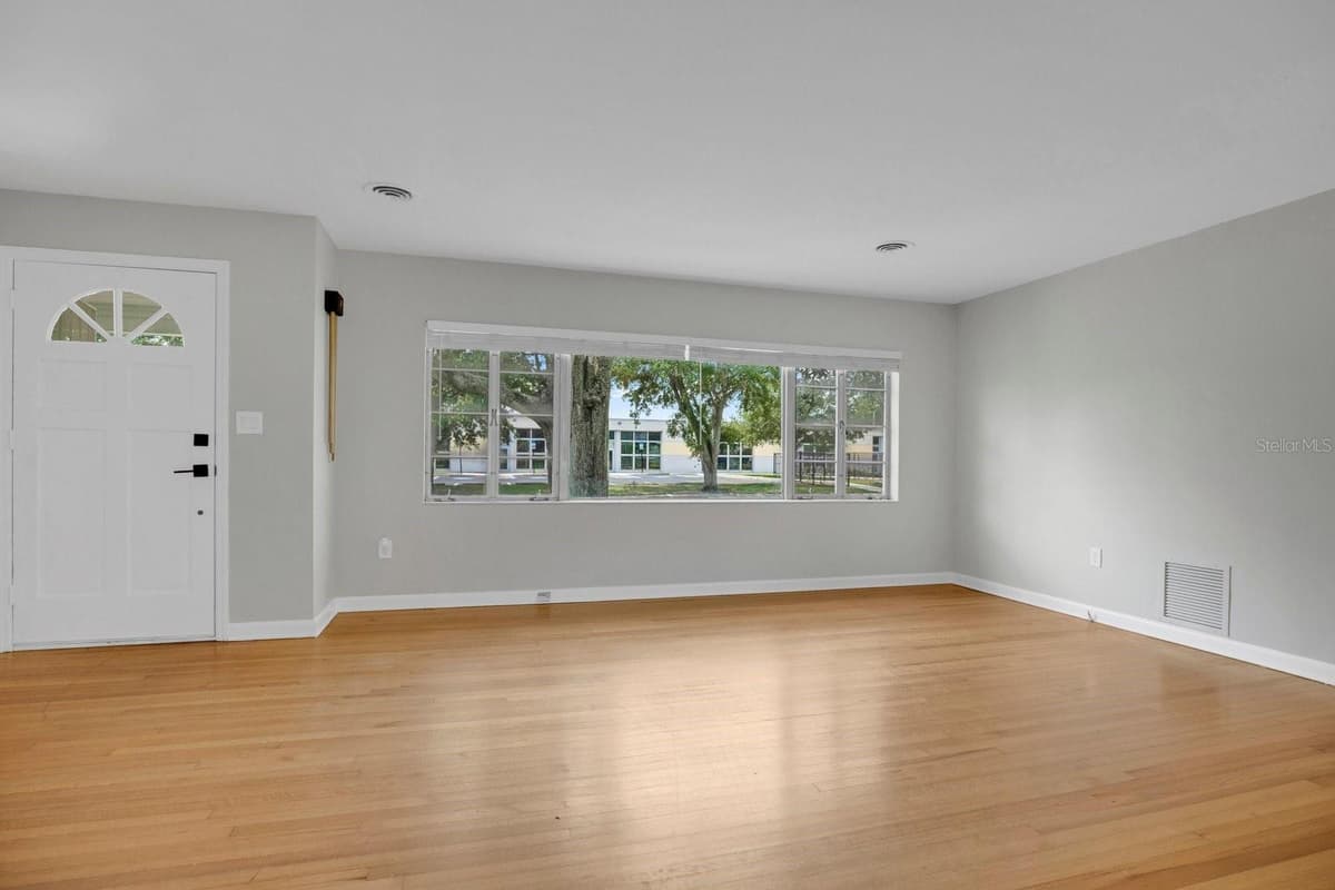 1427 BRYN MAWR STREET — photo 2 of 23