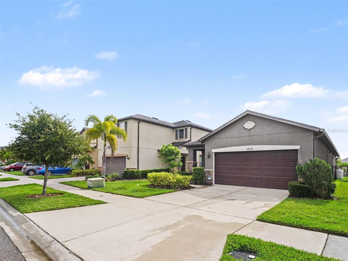 1505 CUSTER BAYOU ST — photo 2 of 30