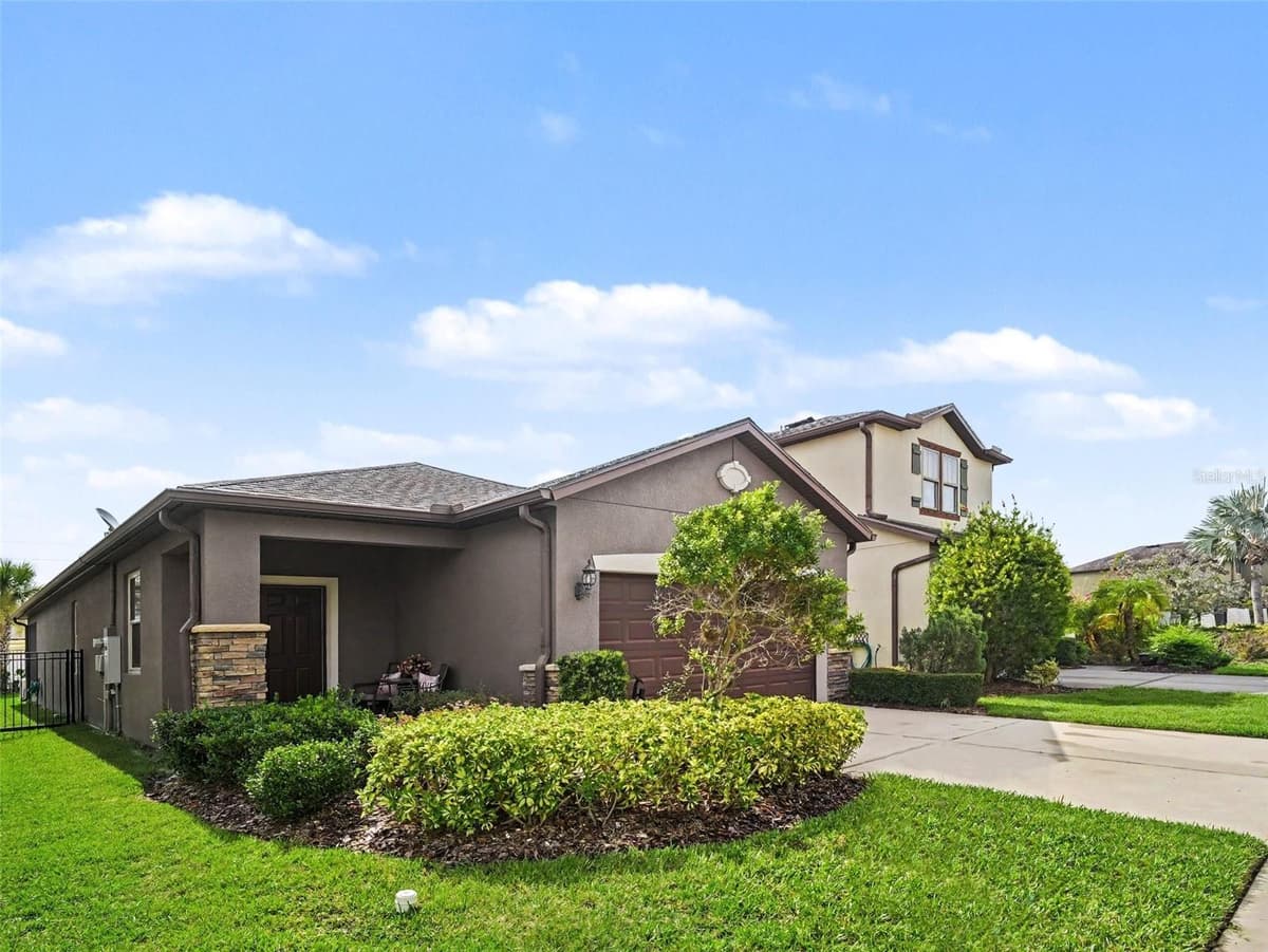 1505 CUSTER BAYOU ST — photo 4 of 30