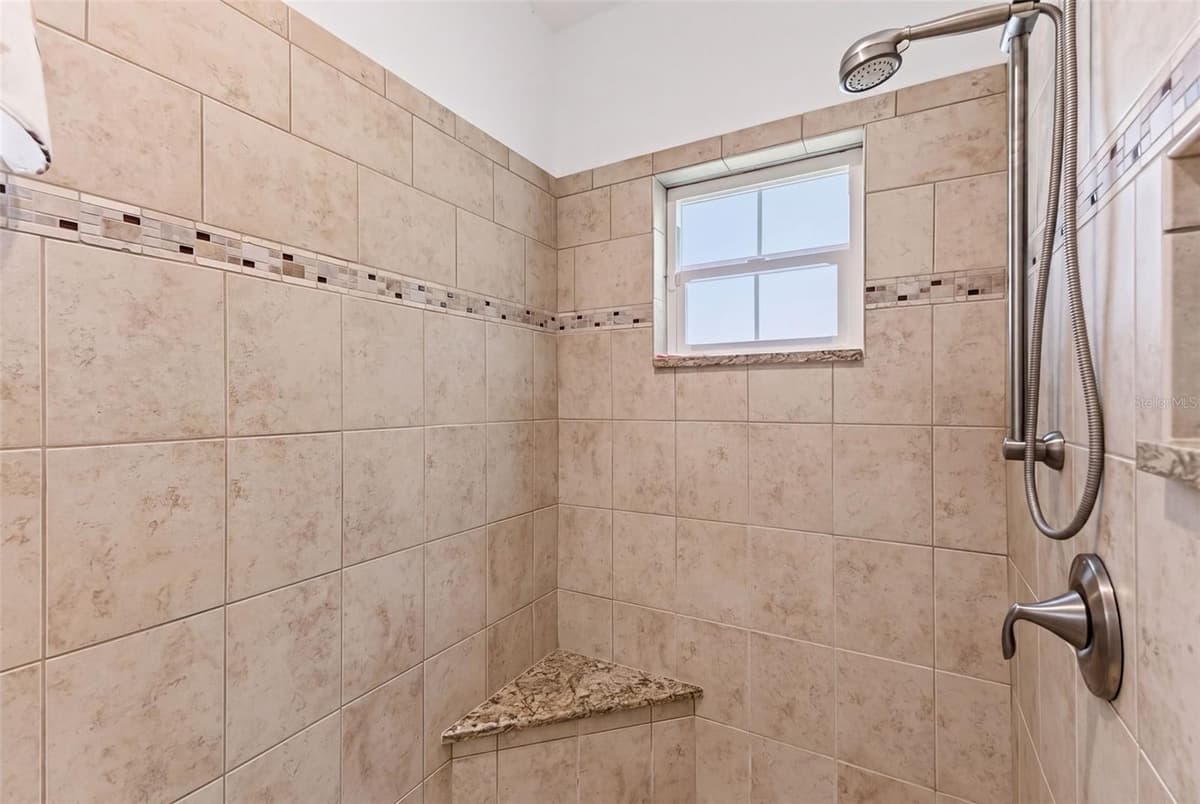 1317 CLUBVIEW COURT — photo 24 of 50