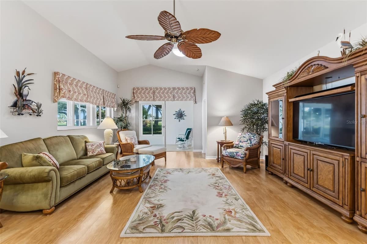 1317 CLUBVIEW COURT — photo 8 of 50