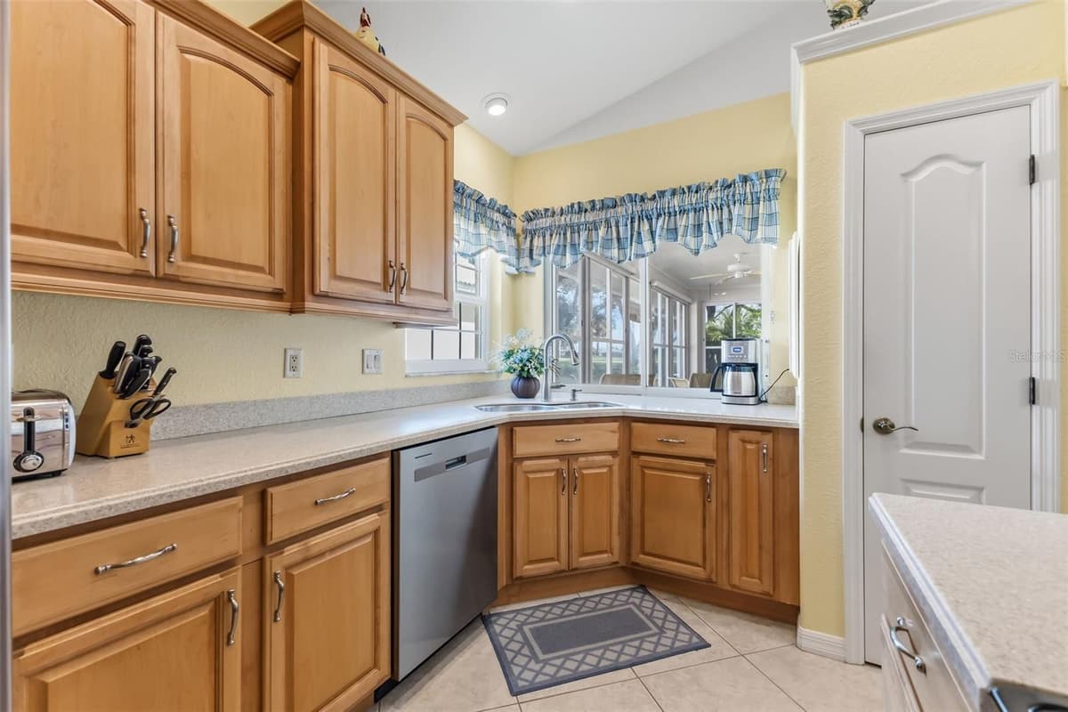 1317 CLUBVIEW COURT — photo 16 of 50
