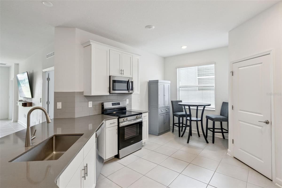 4614 WANDSWORTH WAY — photo 7 of 62
