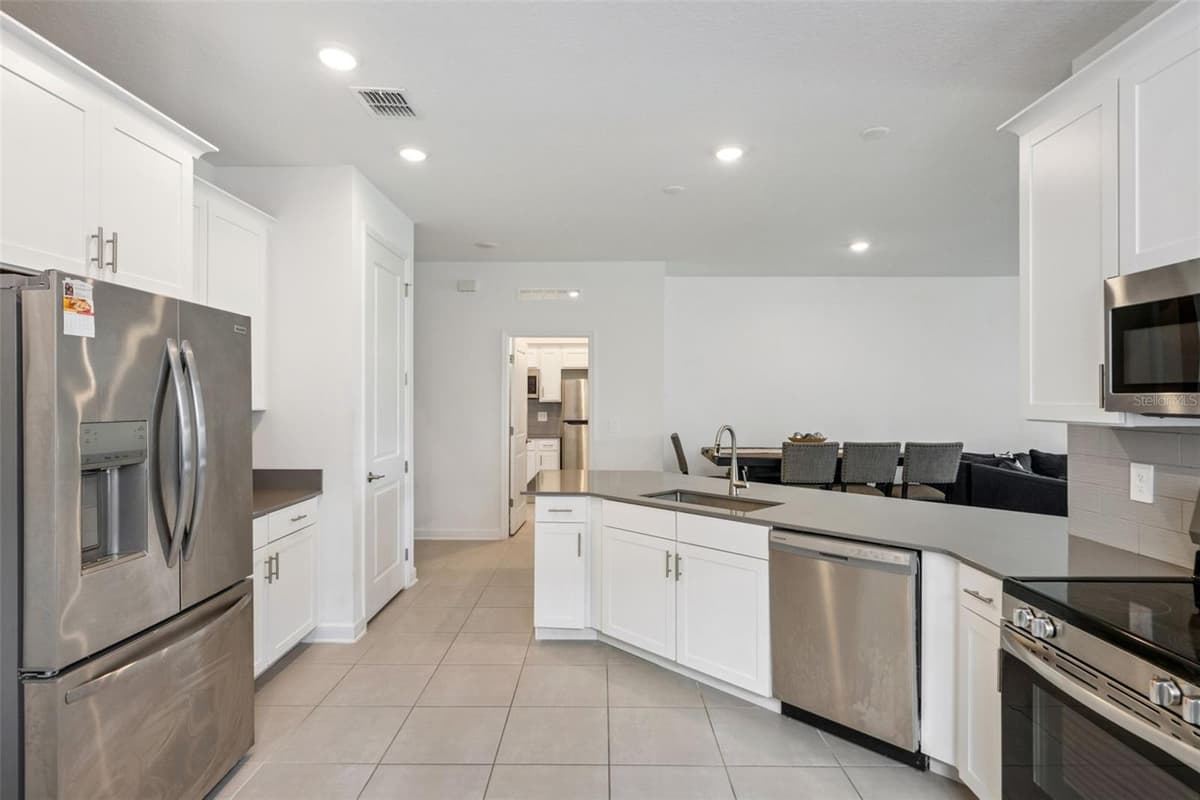 4614 WANDSWORTH WAY — photo 15 of 62