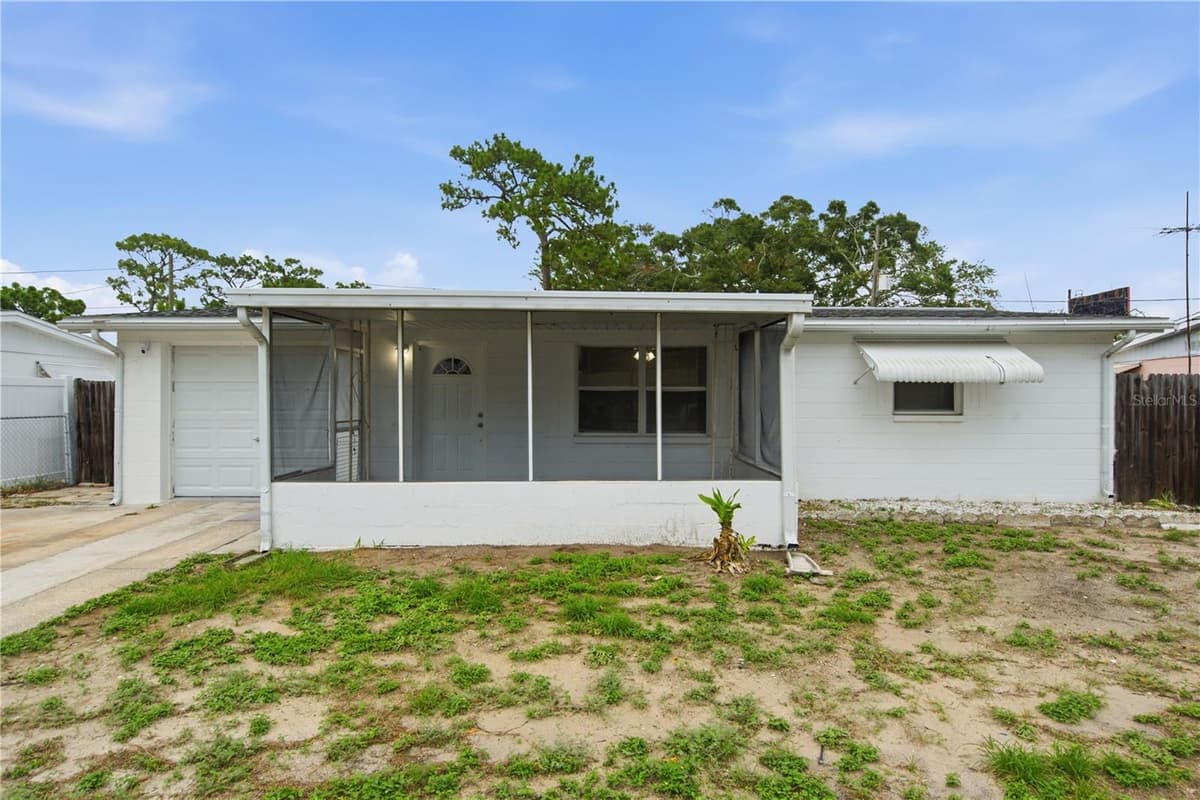 2122 HOLIDAY DRIVE — photo 1 of 28