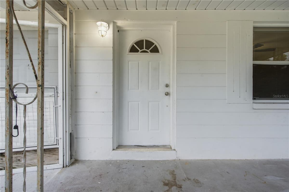 2122 HOLIDAY DRIVE — photo 5 of 28