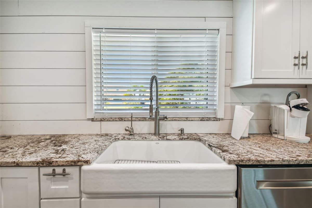 4900 ARLINGTON ROAD — photo 9 of 55