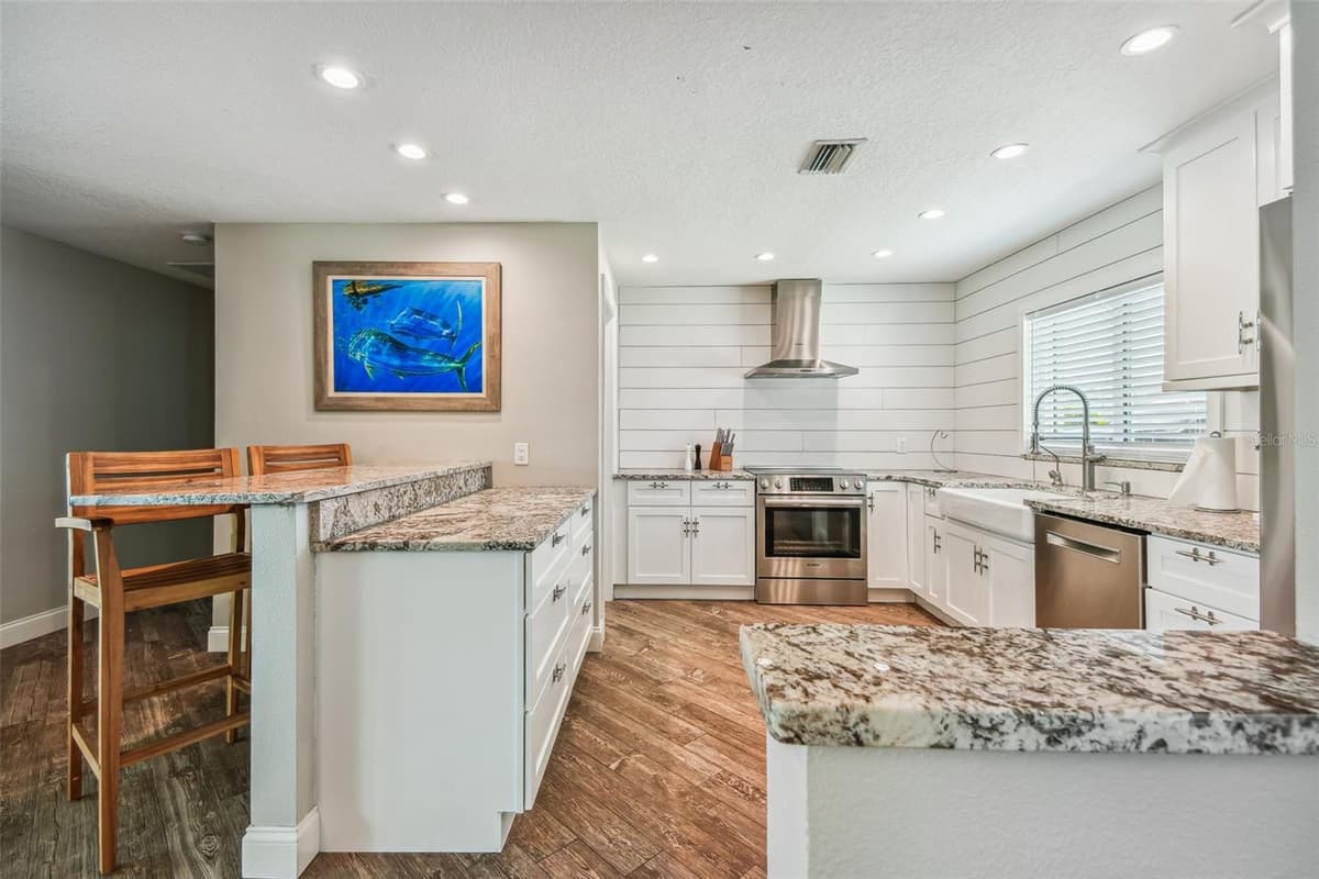 4900 ARLINGTON ROAD — photo 7 of 55