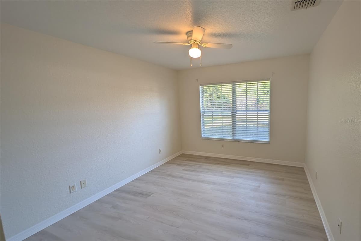 4023 EAGLE NEST POINT — photo 24 of 27