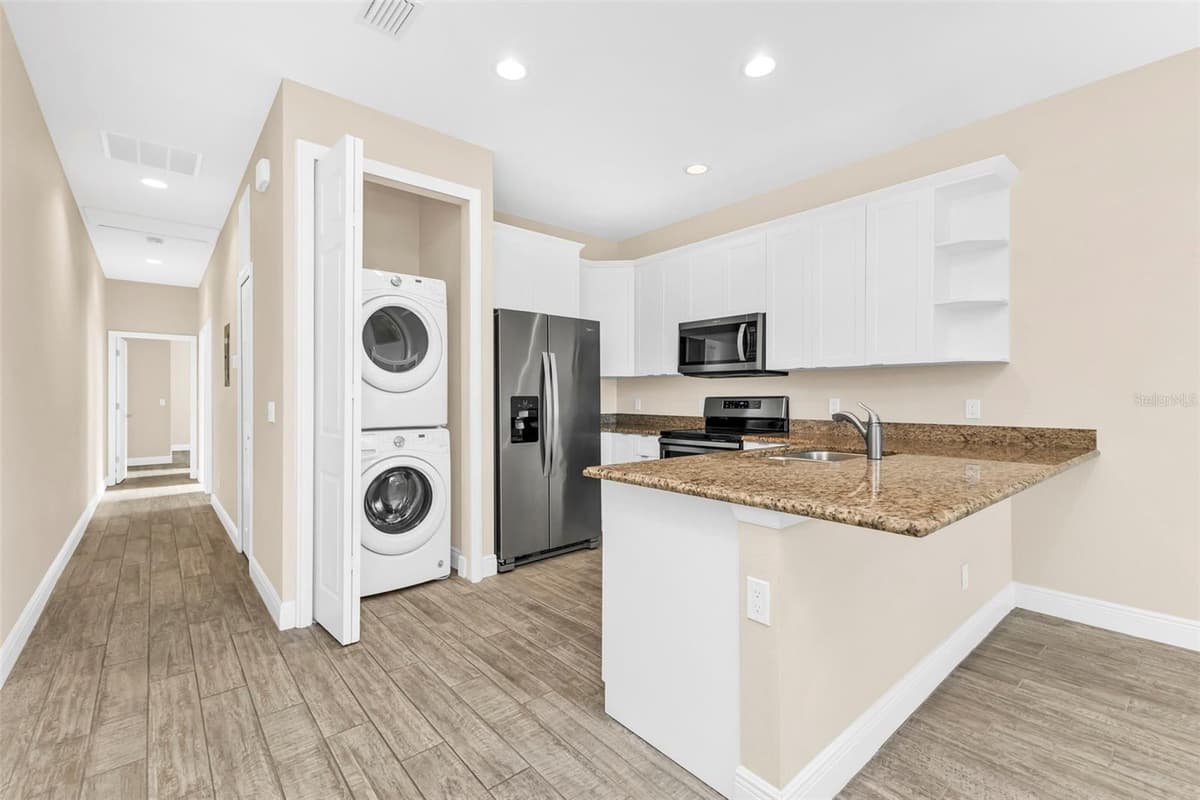 306 GRACE STREET — photo 7 of 21