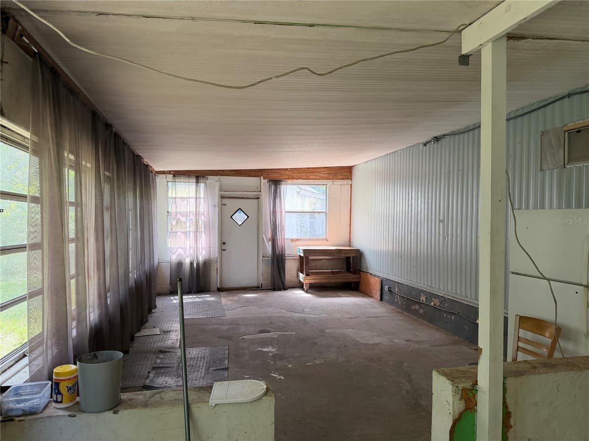 196 ROBINHOOD DRIVE — photo 3 of 18