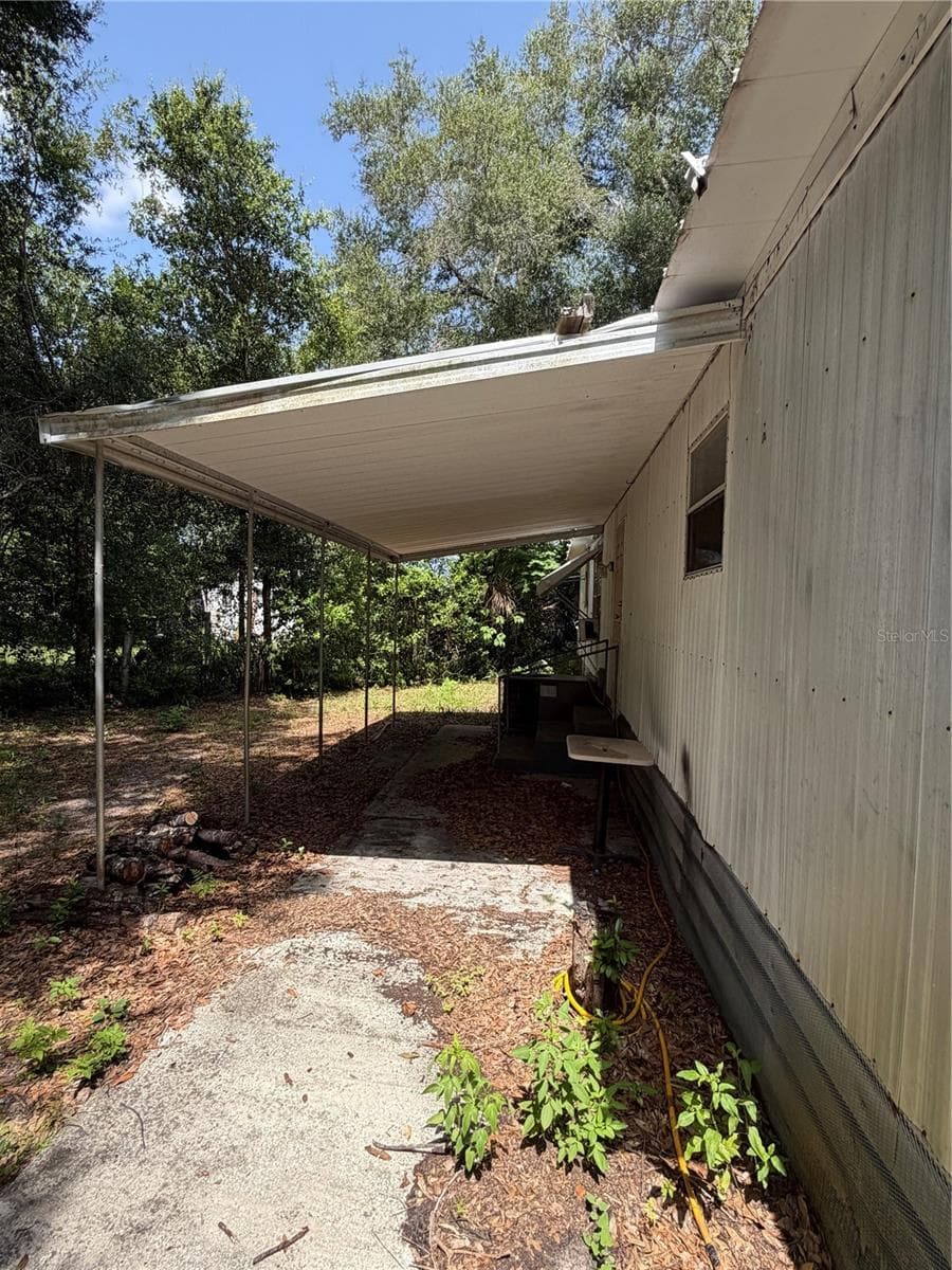 196 ROBINHOOD DRIVE — photo 15 of 18
