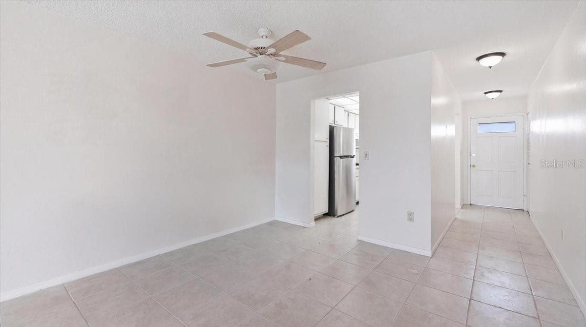 5925 SHORE BOULEVARD — photo 13 of 29