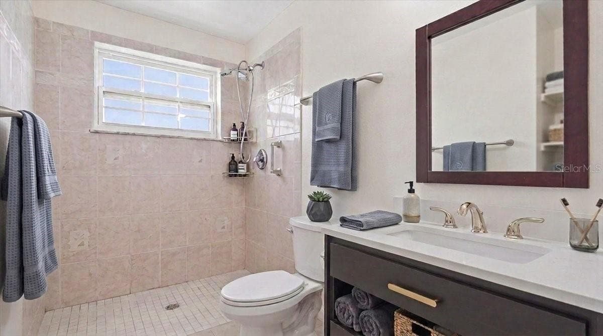 5925 SHORE BOULEVARD — photo 21 of 29