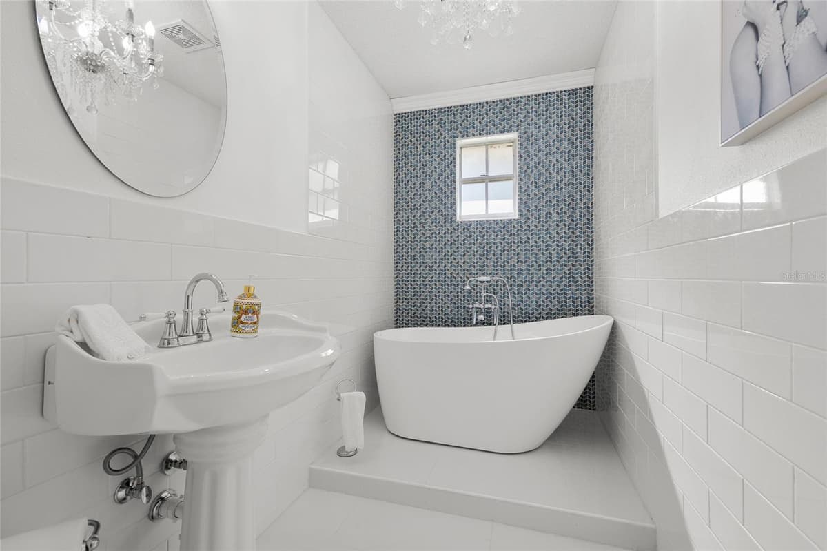 172 BRADSHAW GLEN — photo 16 of 39