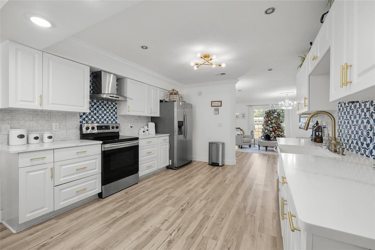 172 BRADSHAW GLEN — photo 11 of 39