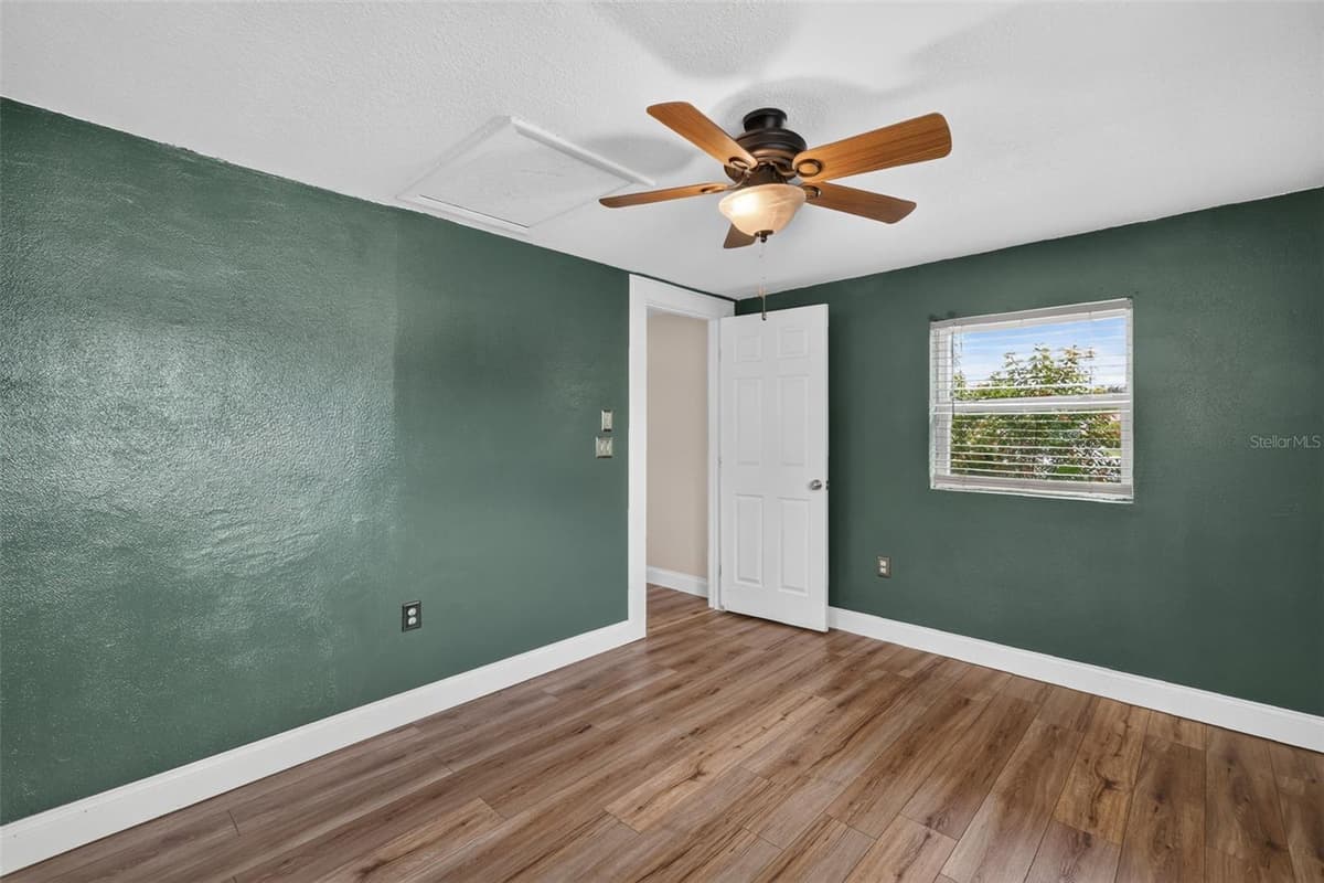 1111 DORA AVENUE — photo 18 of 34