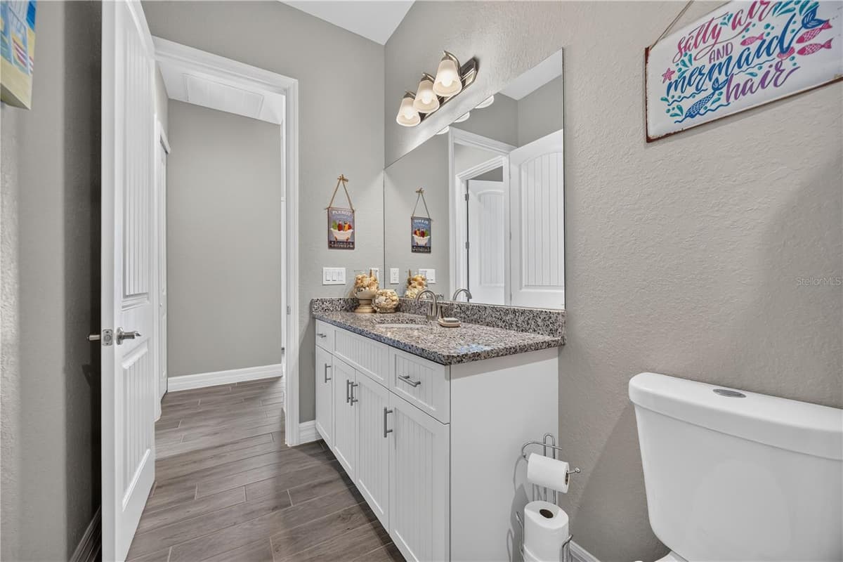 119 GREEN OAK PARK — photo 28 of 63